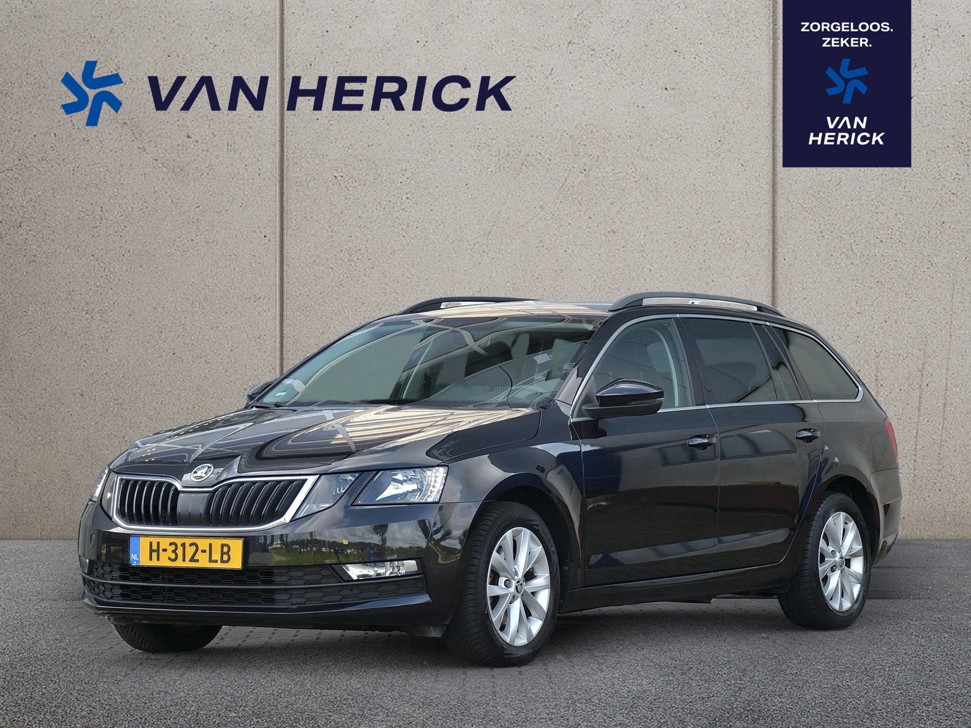 Skoda Octavia Combi 1.0 TSI Greentech Business Edition | Nav, Auto's, Gebruikt, Zwart, Origineel Nederlands, 3 cilinders