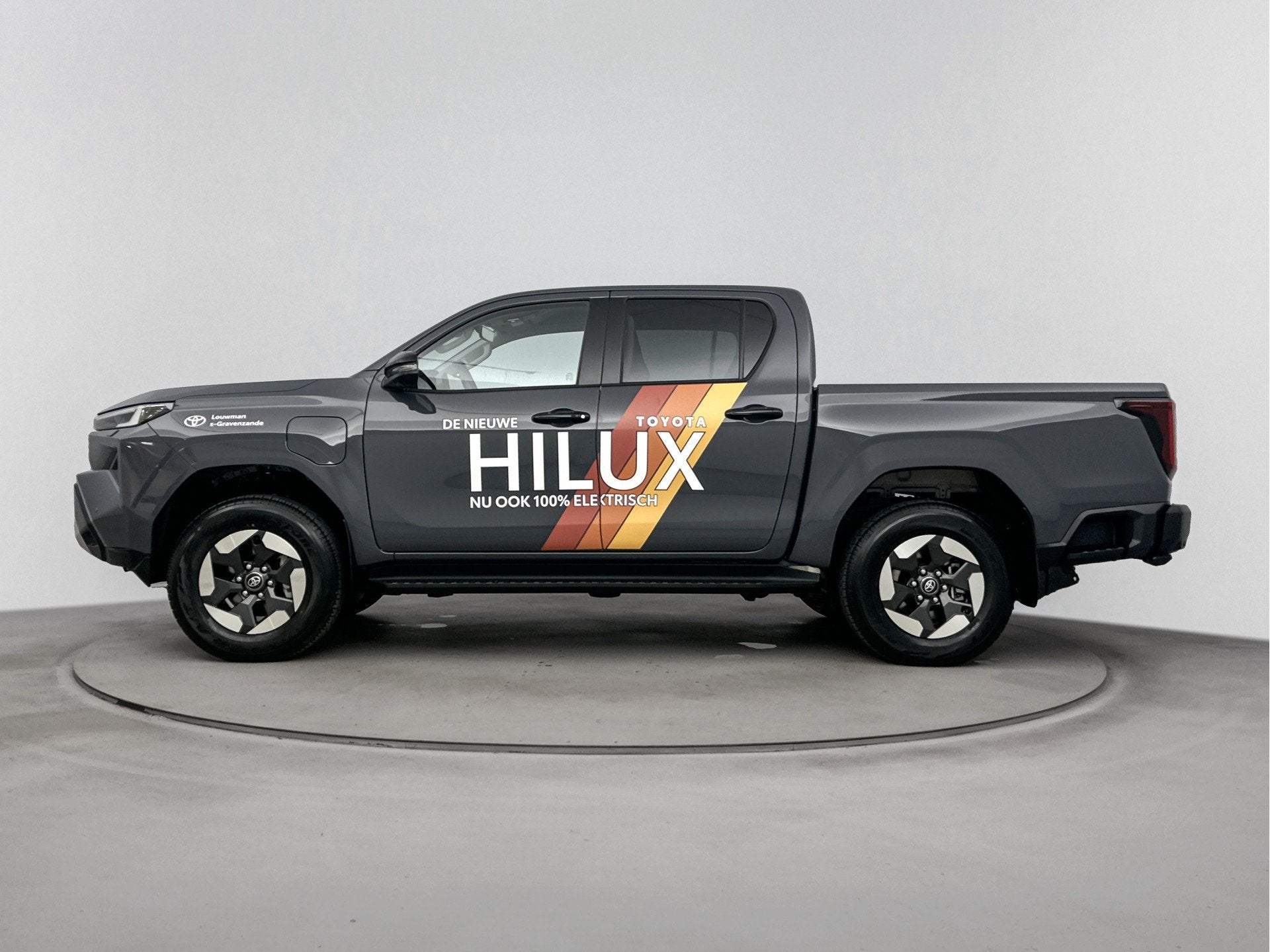 Toyota HILUX ELECTRIC Professional Dubbel Cabine | Trekhaak, Automaat, 196 pk, Zwart, 254 km