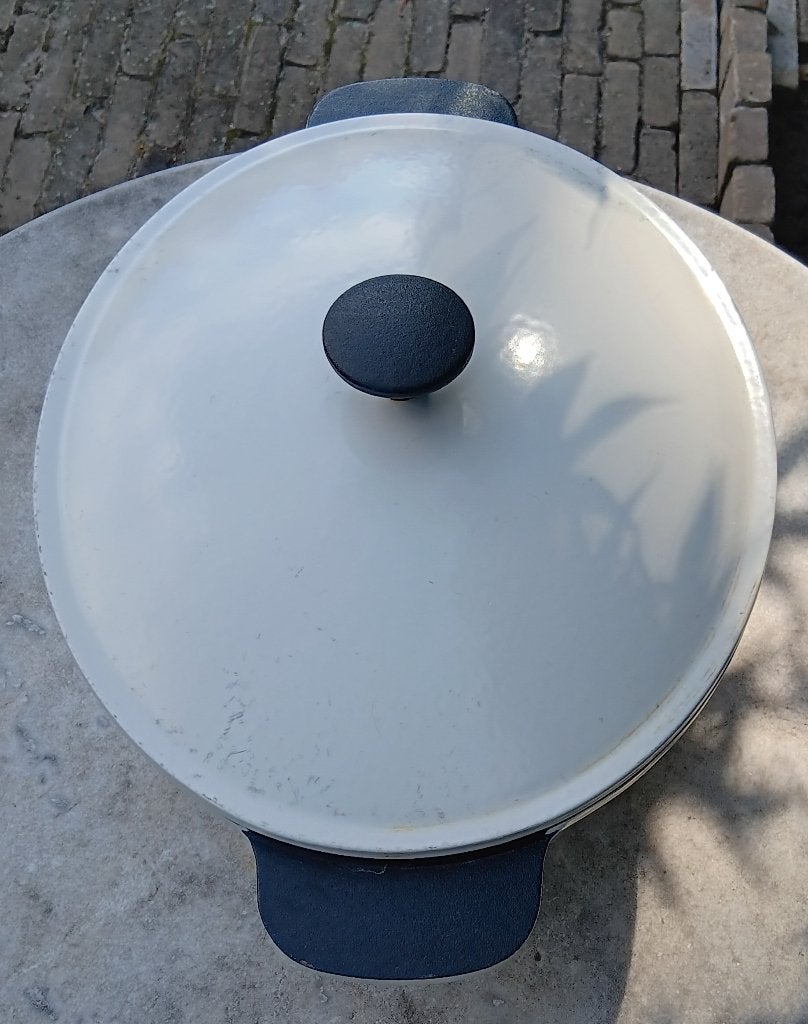 GIETIJZEREN PAN groot Made in China wit ovaal 31 cm (G156), Gebruikt, Ophalen of Verzenden, Met handvatten, Overige merken