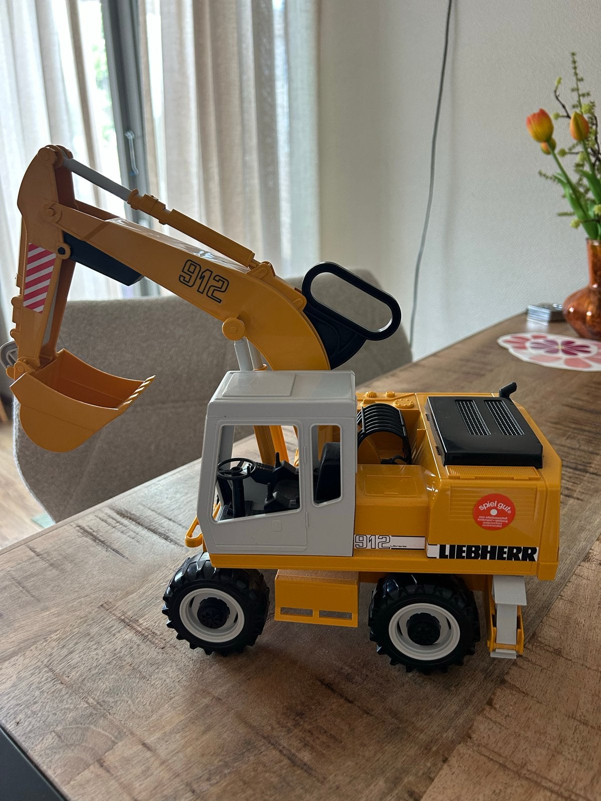 Liebherr 912 Speelgoed Graafmachine, Ophalen, Zo goed als nieuw