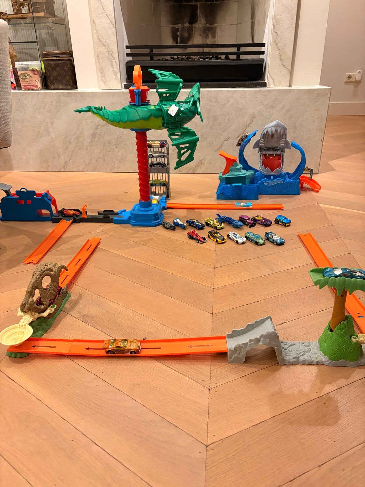Grote Hot Wheels Baanset met Auto's en Accessoires, Ophalen of Verzenden, Zo goed als nieuw, Jongen of Meisje