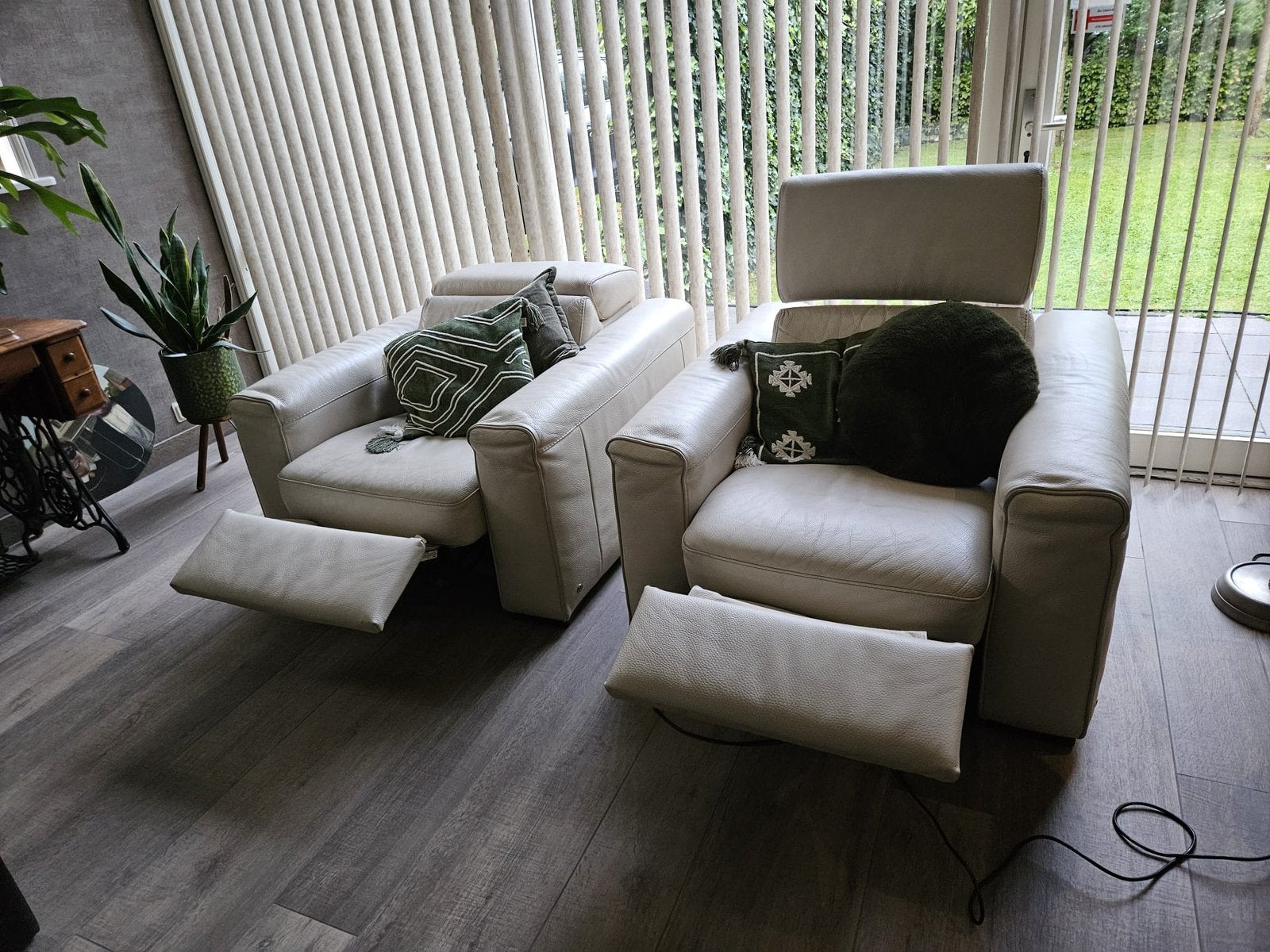 Elektrische fauteuils wit leer, Ophalen, Gebruikt, 50 tot 75 cm, Leer