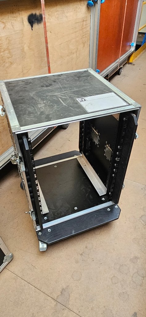 Rek flightcase (licht en geluid), Ophalen, Zo goed als nieuw, Minder dan 500 watt, Monitor(versterker)