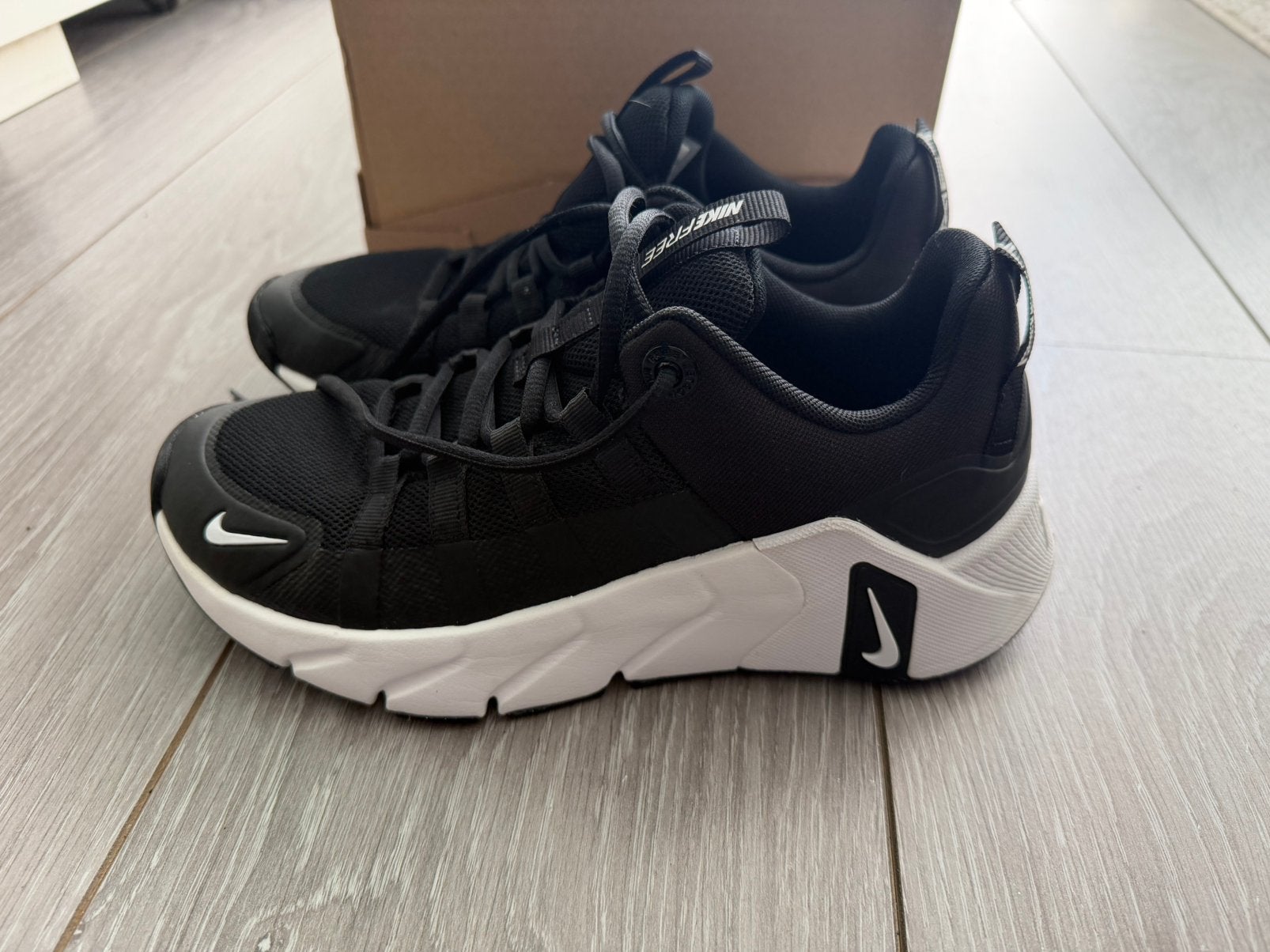 Nike Free Metcon 7 black/white trainingsschoen maat 38,5, Ophalen of Verzenden, Zo goed als nieuw, Wit, Sneakers of Gympen