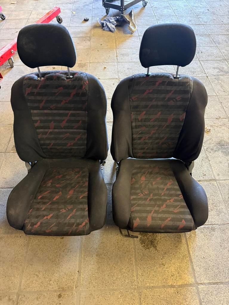 Toyota Starlet P7 Stoelen sportief Plug & play, Auto-onderdelen, Interieur en Bekleding, Ophalen of Verzenden, Gebruikt, Toyota
