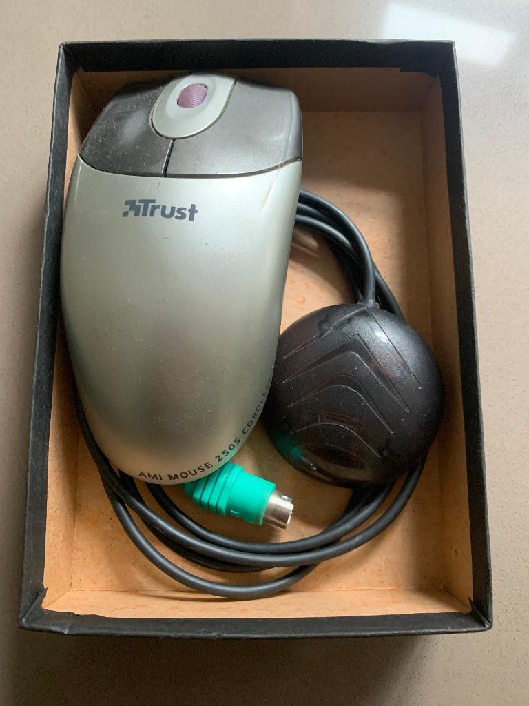 Trust AMI MOUSE 250S draadloos., Muis, Gebruikt, Rechtshandig, Ophalen of Verzenden