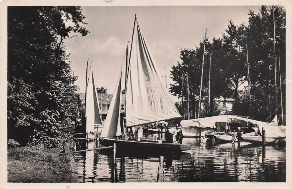 703-477-009 N.R.V Watersportcentrum Groot Leerust Warmond O, Verzenden, Voor 1920, Zuid-Holland