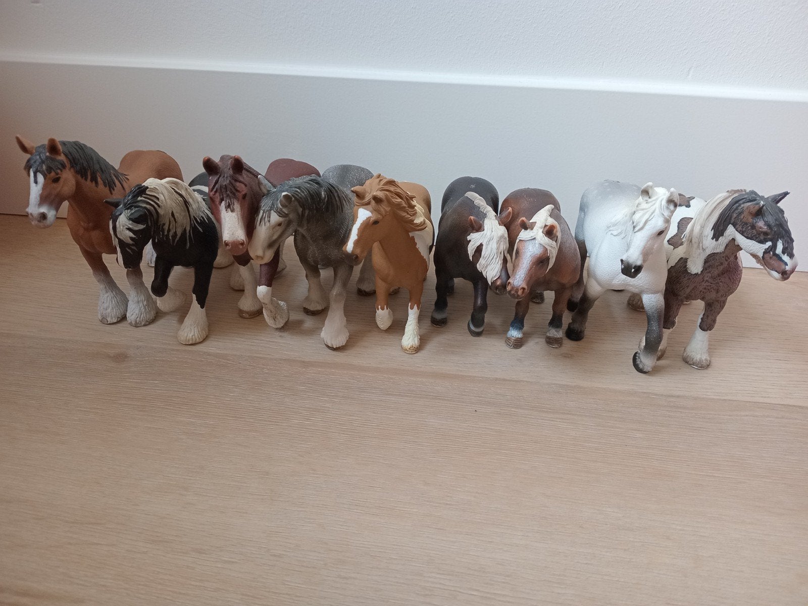 9 trekpaarden, Ophalen of Verzenden, Zo goed als nieuw, Paard, Beeldje of Figuurtje