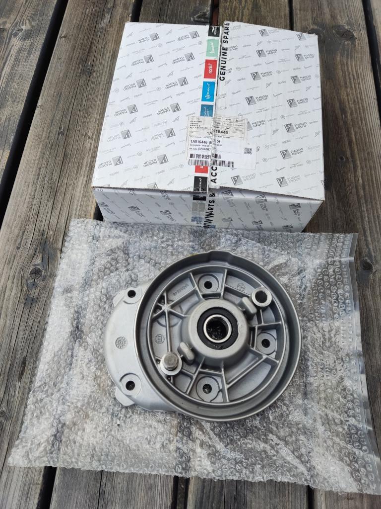 Piaggio vertandingsdeksel 11/12 inch 50cc 1A016446 NIEUW, Info@jynkx.com, Nieuw, Ophalen of Verzenden, Piazza 99