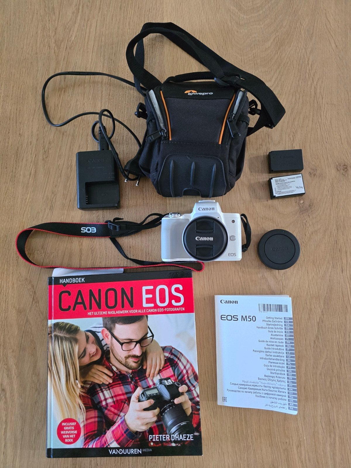 Canon EOS M50 met accessoires, Ophalen, Kantelbaar/draaibaar scherm, Cameratas, Canon
