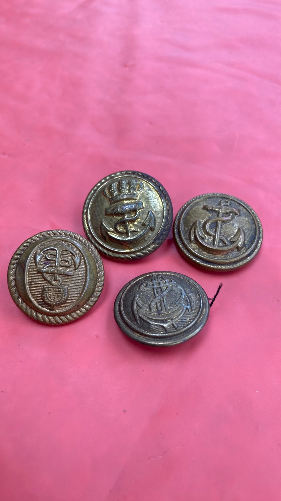4 antieke koperen marine WW2 knopen, Ophalen of Verzenden, Marine, Nederland