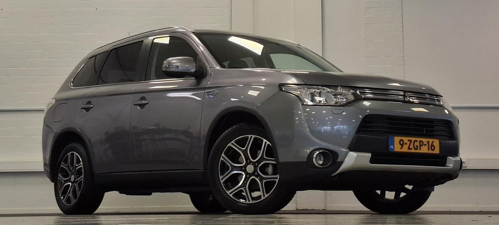 Mitsubishi Outlander 2.0 PHEV Executive X-Line 100% Onderhou, Auto's, Stof, Zwart, 4 cilinders, 163 pk