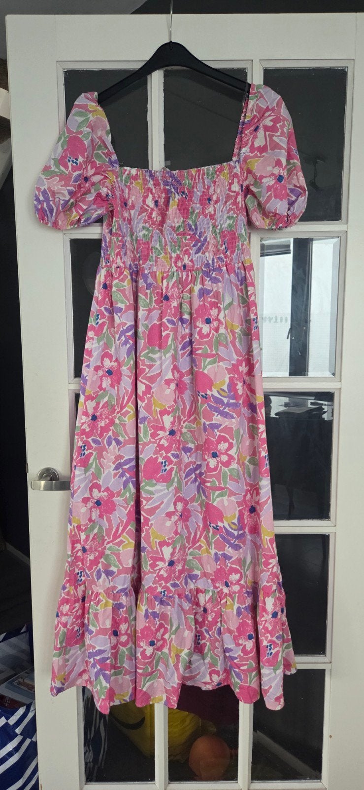 Zomerse bloemenjurk met pofmouwen en smockdetail, Ophalen of Verzenden, Nieuw, Maat 42/44 (L)