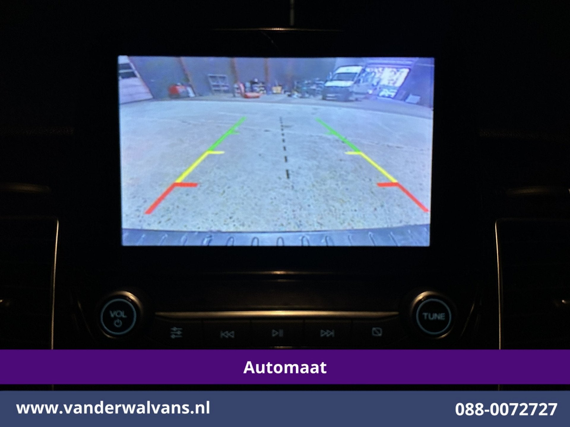 Foto 3 van Ford Transit Custom 2.0 TDCI 170pk Automaat L1H1 Euro6 Airco