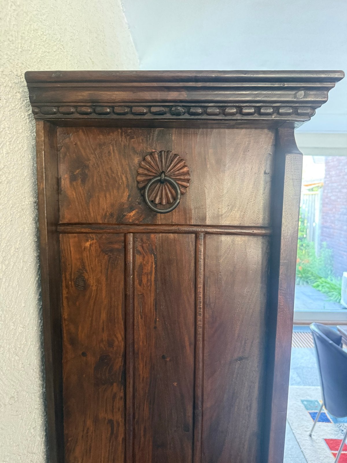 Massief houten Spaanse kast met lades en planken, Antiek en Kunst, Antiek | Meubels | Kasten, Ophalen