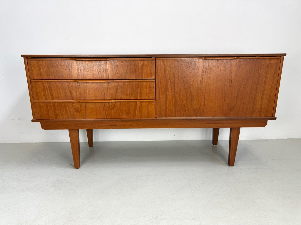 Vintage dressoir., Verzenden, 150 tot 200 cm, Teakhout, Zo goed als nieuw