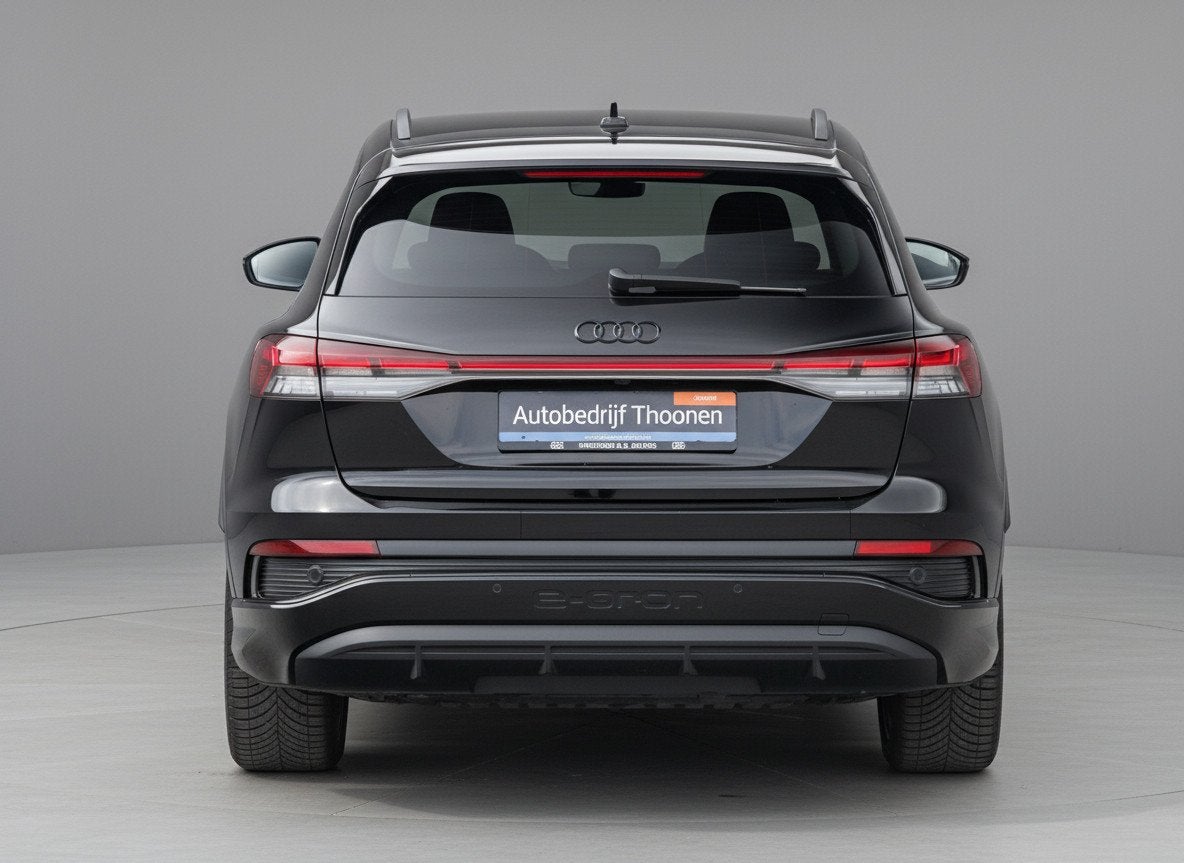Audi Q4 e-tron 45 S Edition 82 kWh | 21"| pano | trekhaak |, Auto's, Audi, Automaat, Achterwielaandrijving, Gebruikt, Leder en Stof