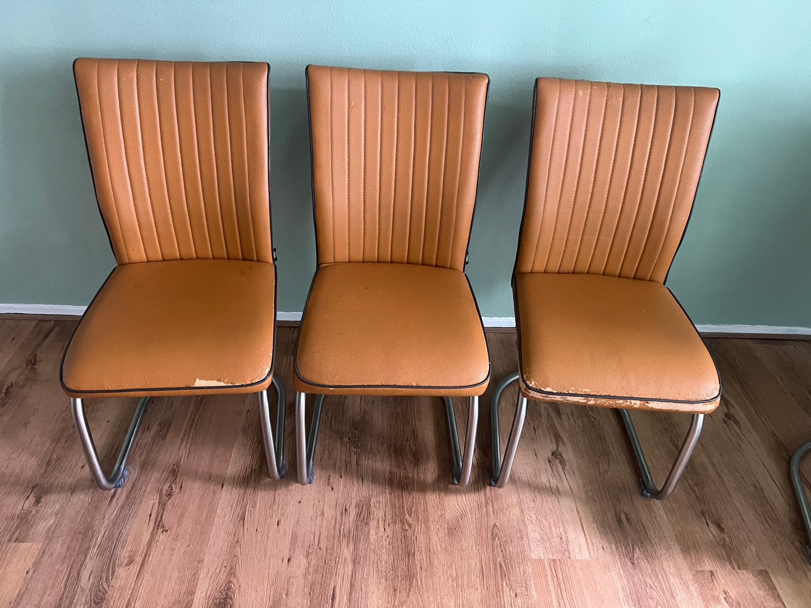 Gratis af te halen Angelslo Rmmen, Huis en Inrichting, Stoelen, Ophalen, Zo goed als nieuw, Drie