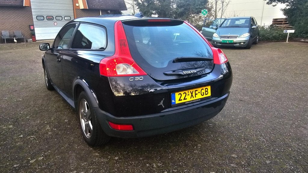 Volvo C30 1.6 CLIMA APK 23-01-2027 NETTE AUTO!, Auto's, Voorwielaandrijving, 1596 cc, 101 pk, Gebruikt