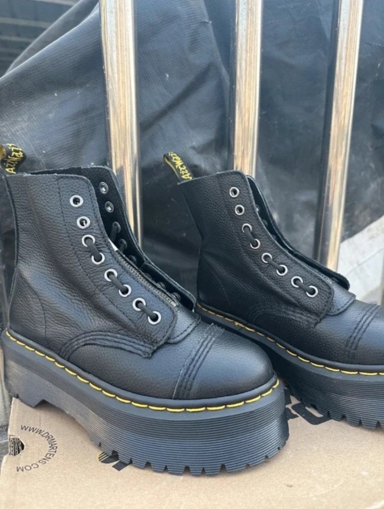 Dr martens, Kleding | Dames, Zwart, Lage of Enkellaarzen, Ophalen of Verzenden, Dr. Martens