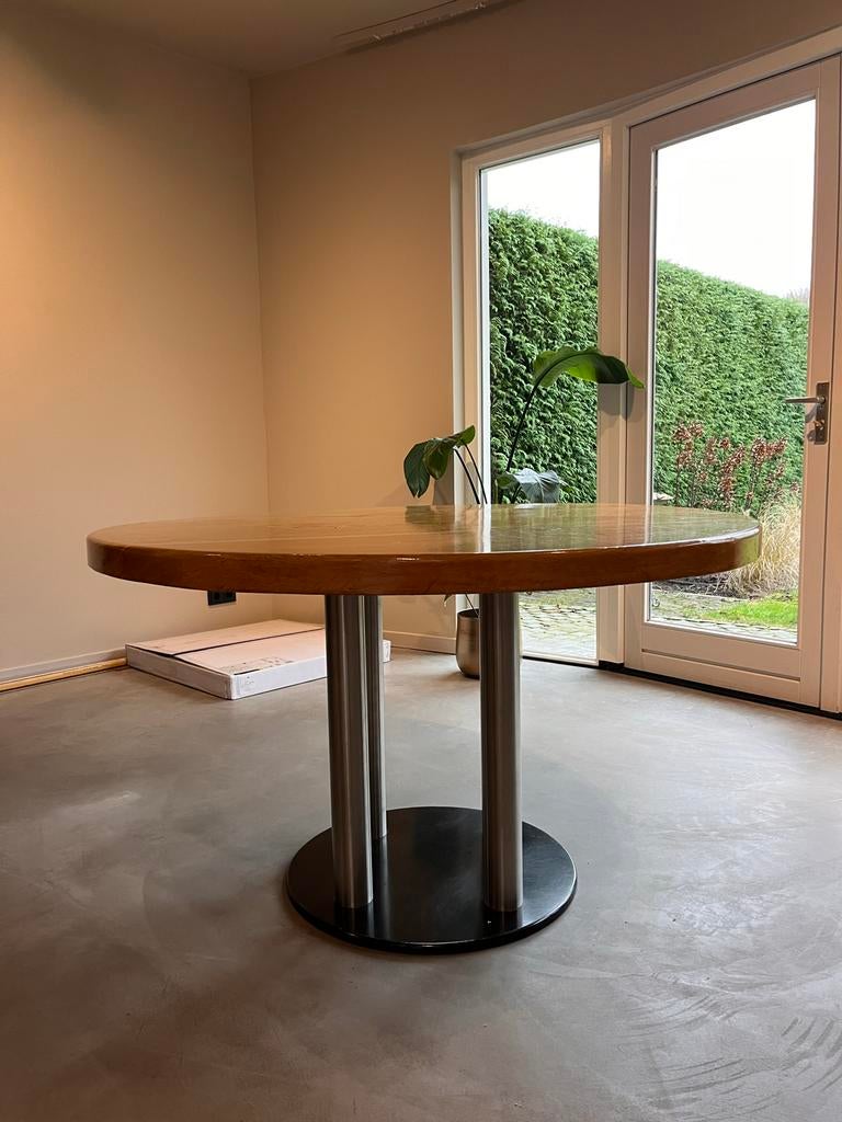 Handgemaakte ronde tafel massief eiken blad RVS onderstel, Ophalen, 100 tot 150 cm, Zo goed als nieuw, Vier personen