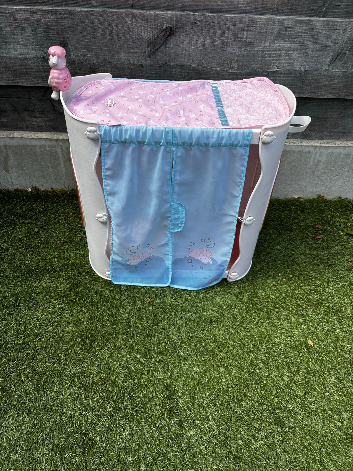 Baby Born Poppen Commode met Kledingkastje en Muziekdoosje, Ophalen, Gebruikt, Babypop
