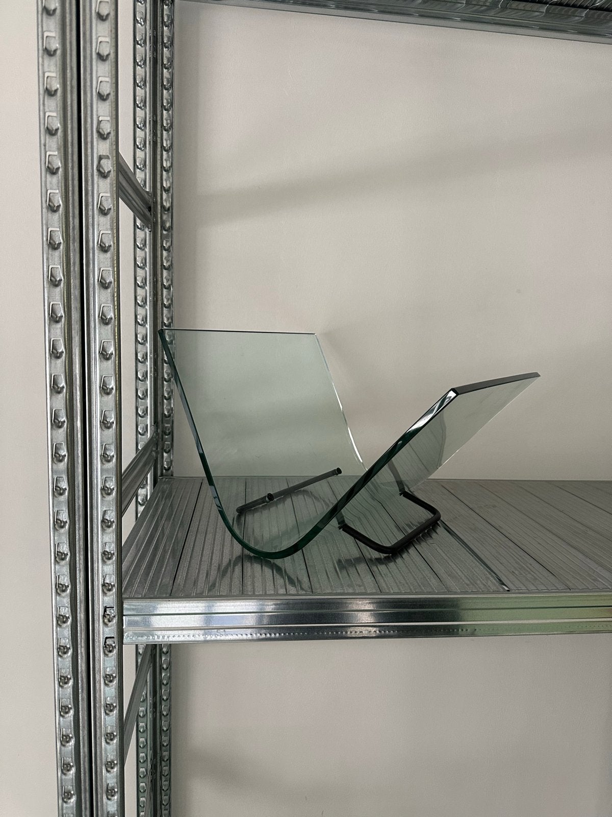 Glazen Lectuurhouder / Magazine Rack - Zo goed als nieuw, Huis en Inrichting, Woonaccessoires | Krantenbakken en Lectuurbakken