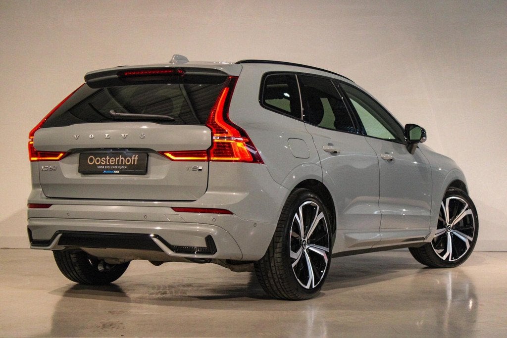 Volvo XC60 2.0 T8 Plug-in hybrid AWD Ultra Dark LUCHTV | B&W, Automaat, Gebruikt, Zwart, 4 cilinders