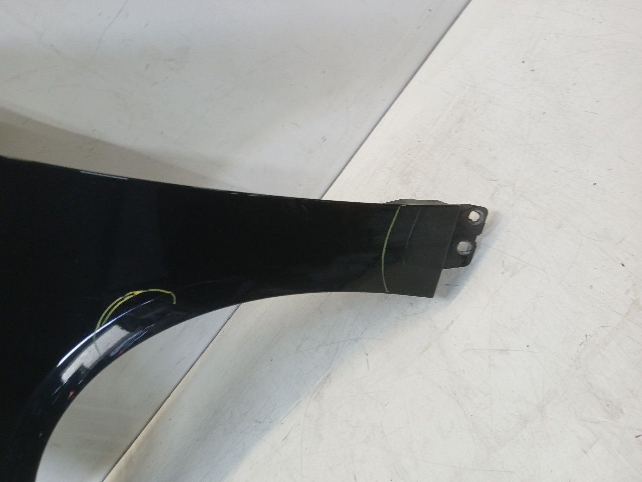 Spatbord links voor Ford Focus, Auto-onderdelen, Onderdelen@venauto.nl, Van der Ven Autorecycling B.V., Gebruikt, Ettenseweg 76, 4706 PB Roosendaal, The Netherlands