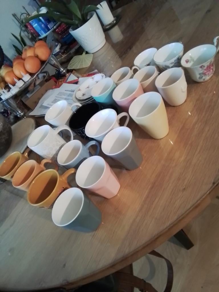 Mokken en kop en schotels - diverse sets (21 stuks) samen 10, Huis en Inrichting, Keuken | Servies, Gebruikt, Keramiek, Ophalen of Verzenden