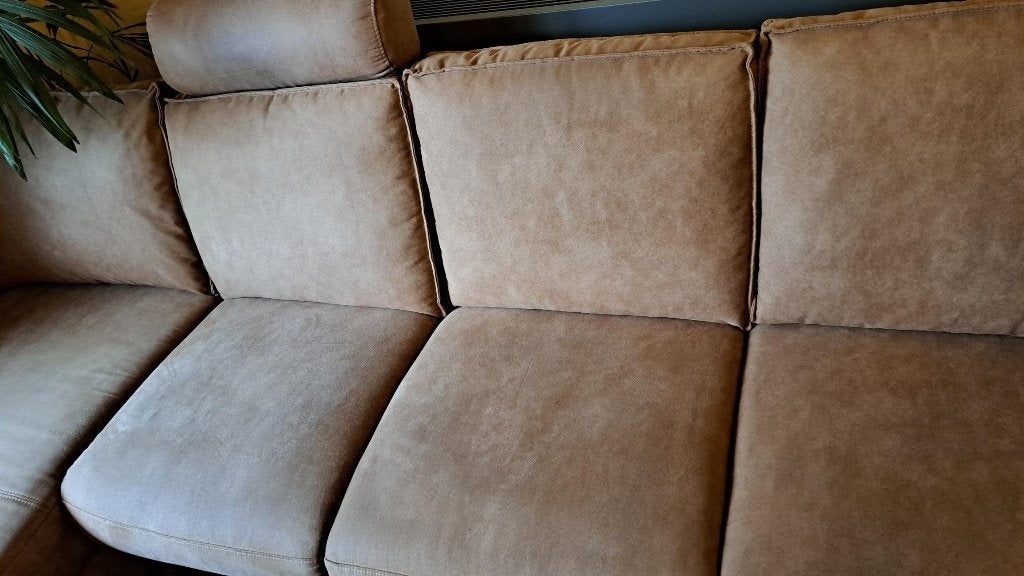 suede hoekbank met losse verstelbare stoel camel kleurig, Ophalen, 250 tot 300 cm, Hoekbank, Zo goed als nieuw
