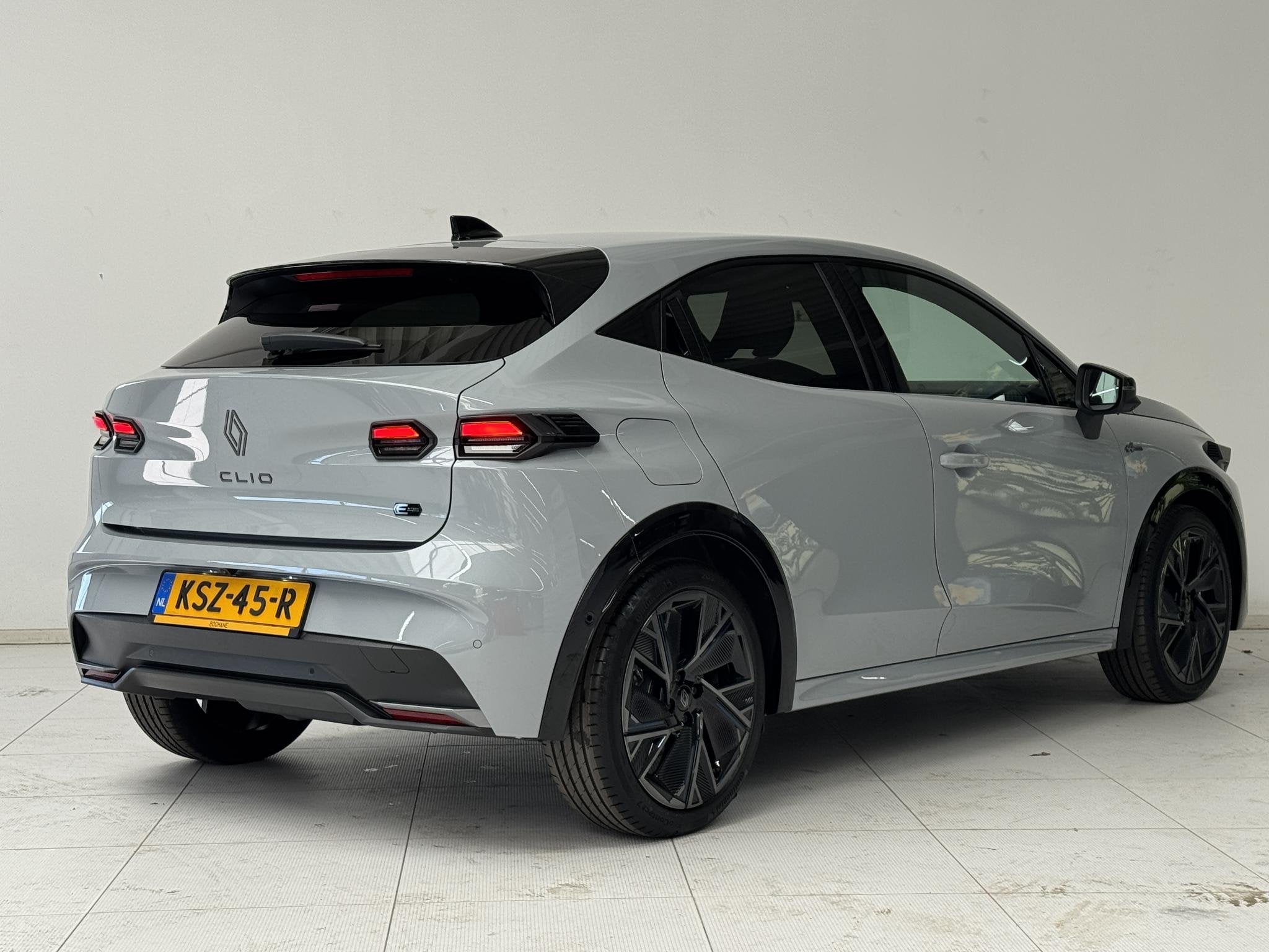 Renault Clio 1.8 Hybrid 160 esprit Alpine | DEMO | Navigatie, Auto's, 4 cilinders, Met garantie (alle), 1246 kg, Origineel Nederlands