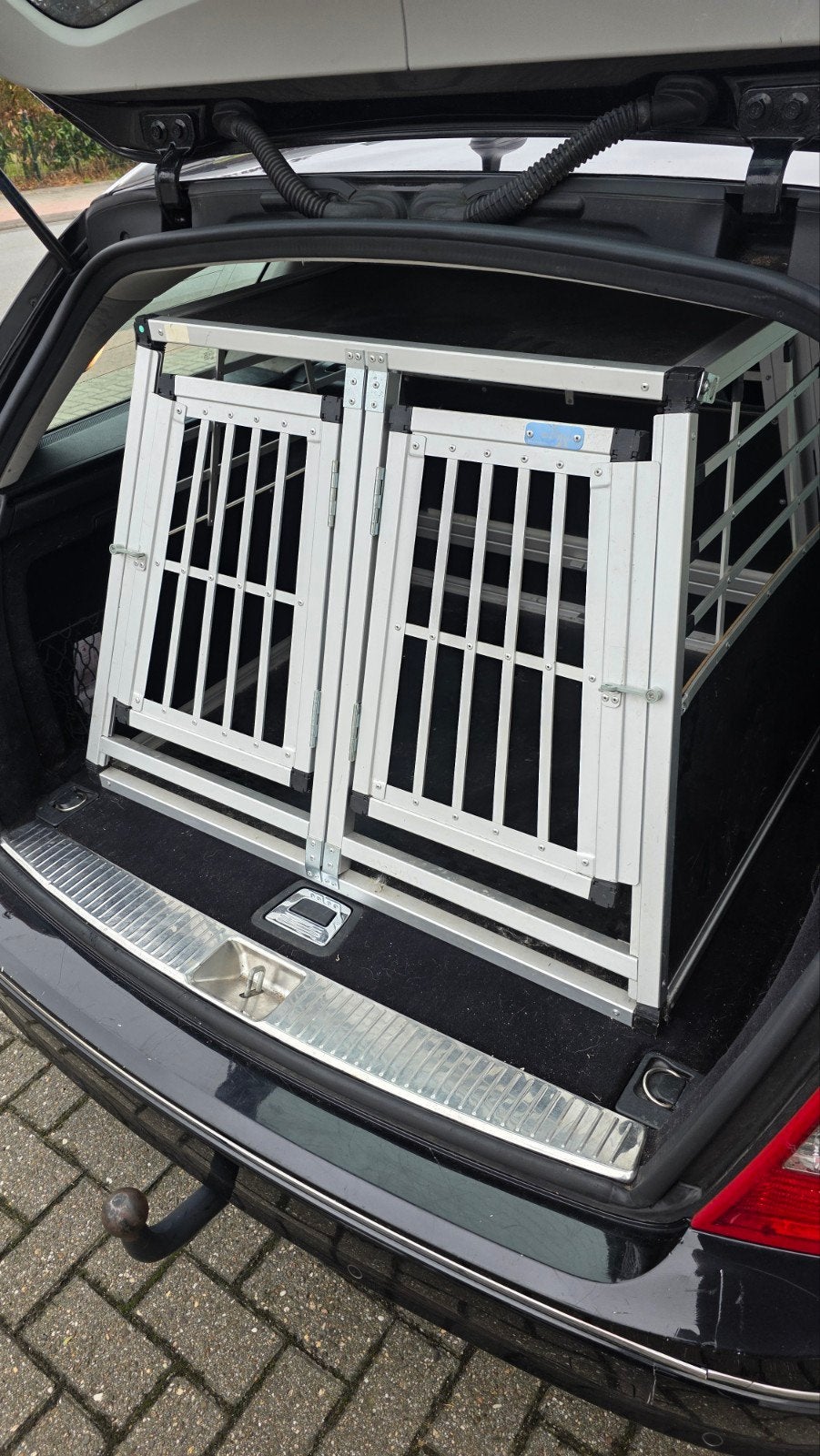Alpuna, aluminium dubbele hondenbench transportbox autobench, Dieren en Toebehoren, Hondenbenches, Ophalen of Verzenden, Zo goed als nieuw