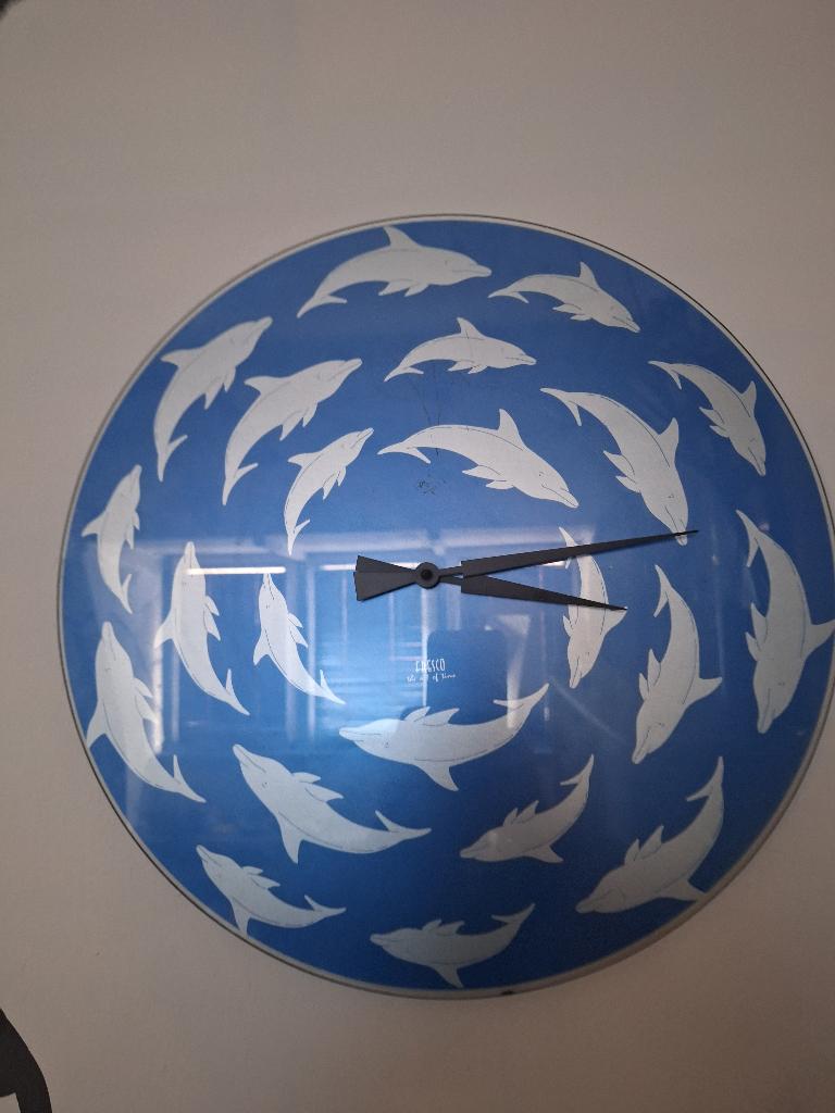 Wandklok van glas met dolfijnen motief, Ophalen, Zo goed als nieuw, Analoog, Wandklok