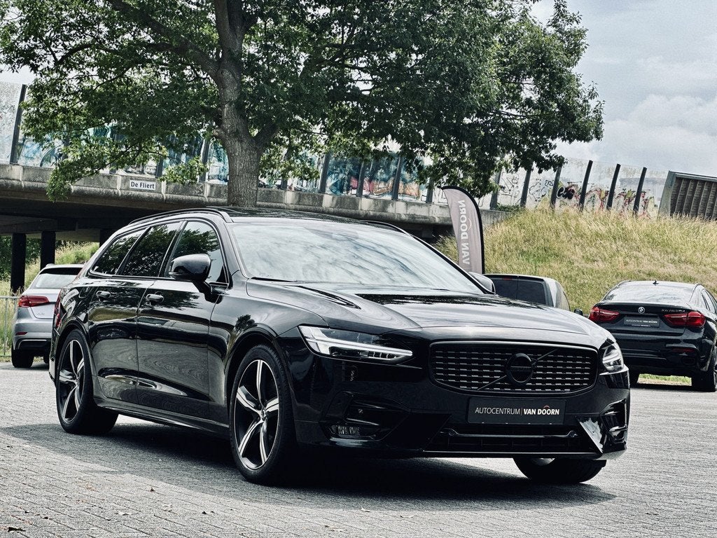 Volvo V90 2.0 T4 R-Design | Blackline | Automaat | Panodak |, Auto's, Volvo, Automatische klimaatregeling, 1969 cc, 14 km/l, 93 €/maand
