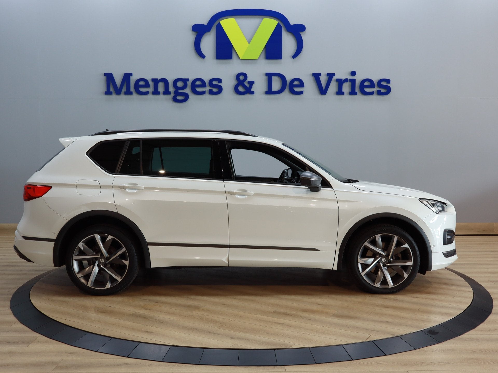 SEAT Tarraco 1.4 TSI e-Hybrid PHEV FR Airco ECC | Trekhaak |, Auto's, 12 maanden, Stof, 4 cilinders, Wit