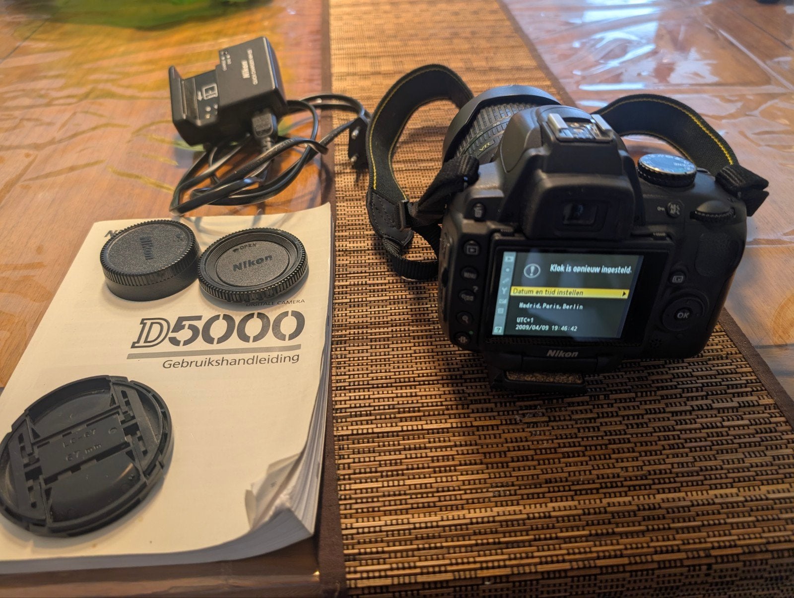 Nikon D5000 Spiegelreflexcamera met accessoires, Ophalen, Spiegelreflex, Zo goed als nieuw, Bodydop