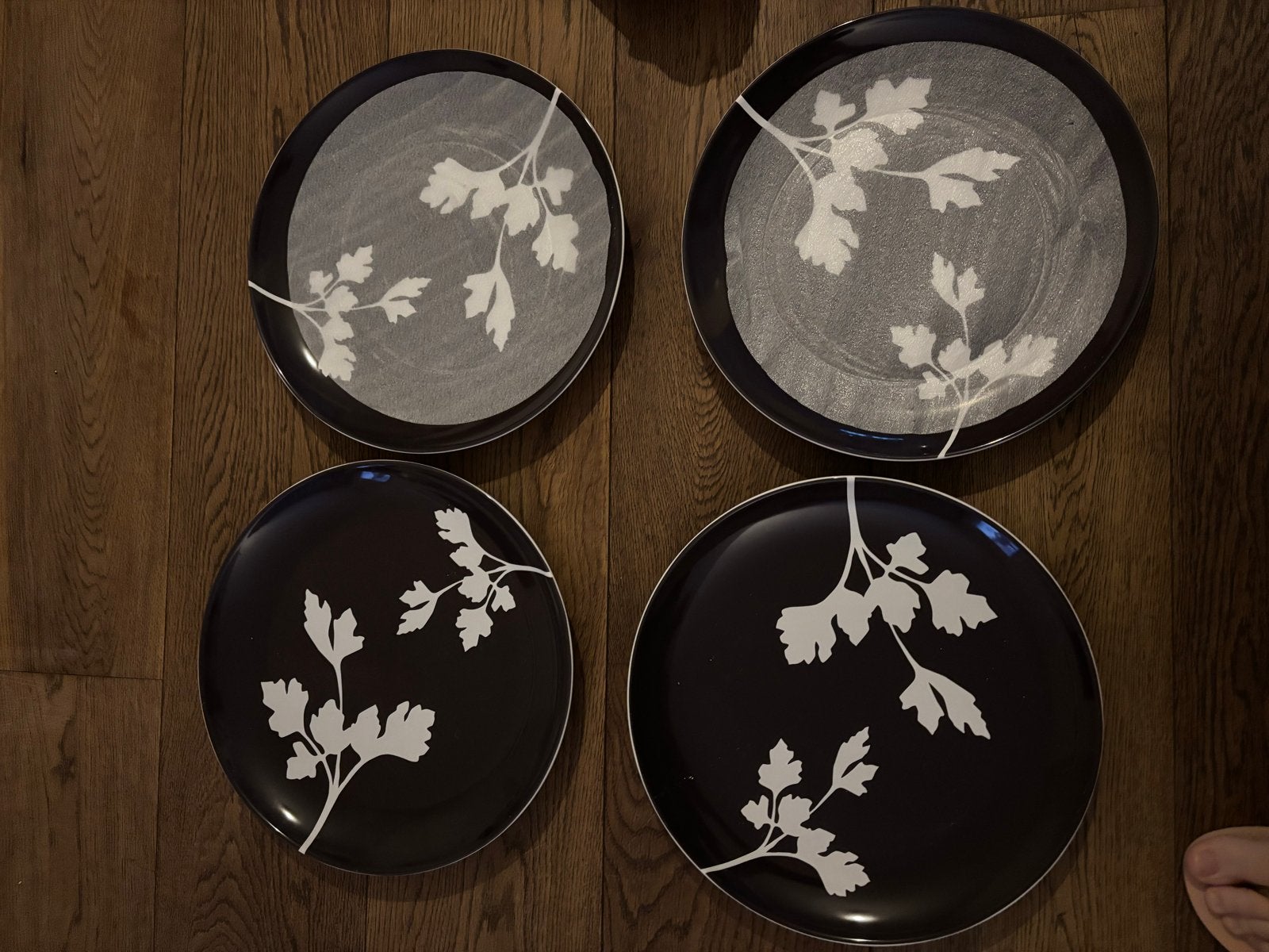 IKEA serviesborden met bladprint - 4 stuks, Keramiek, Nieuw, IKEA, Ophalen of Verzenden