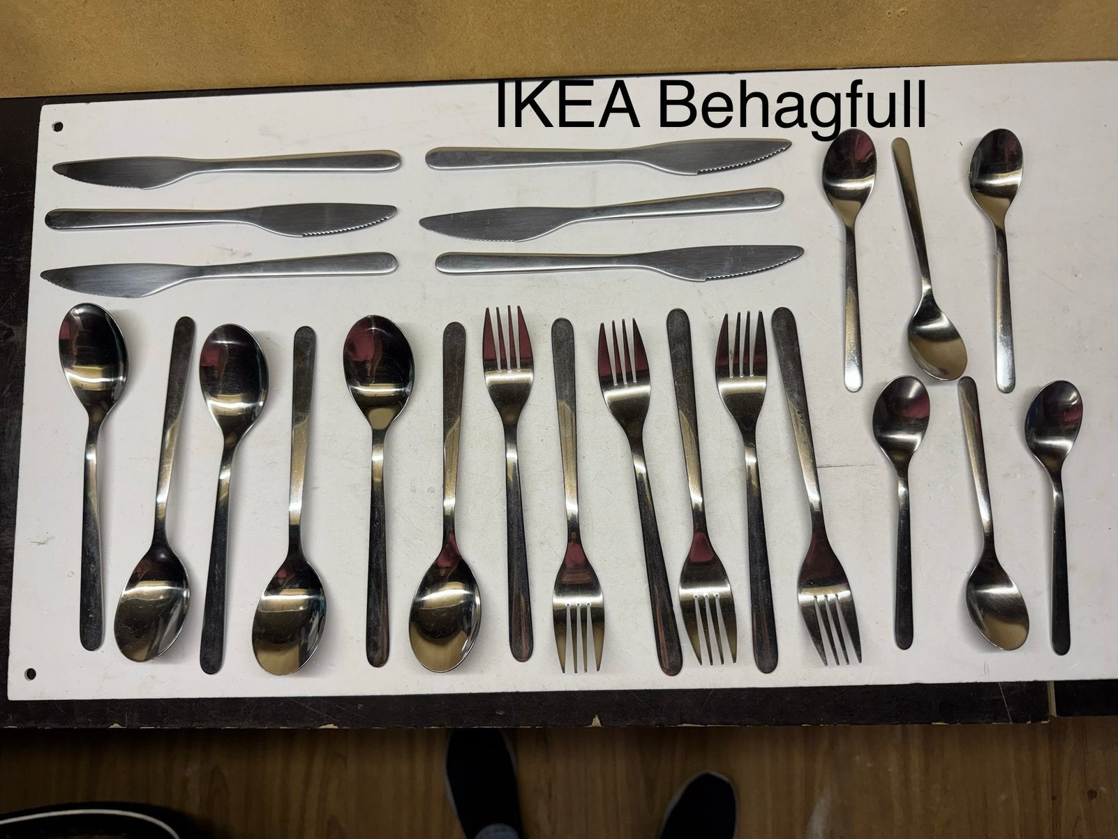 IKEA Behagfull 24-delig bestekset, Huis en Inrichting, Bestekset, IKEA, Ophalen of Verzenden, Zo goed als nieuw