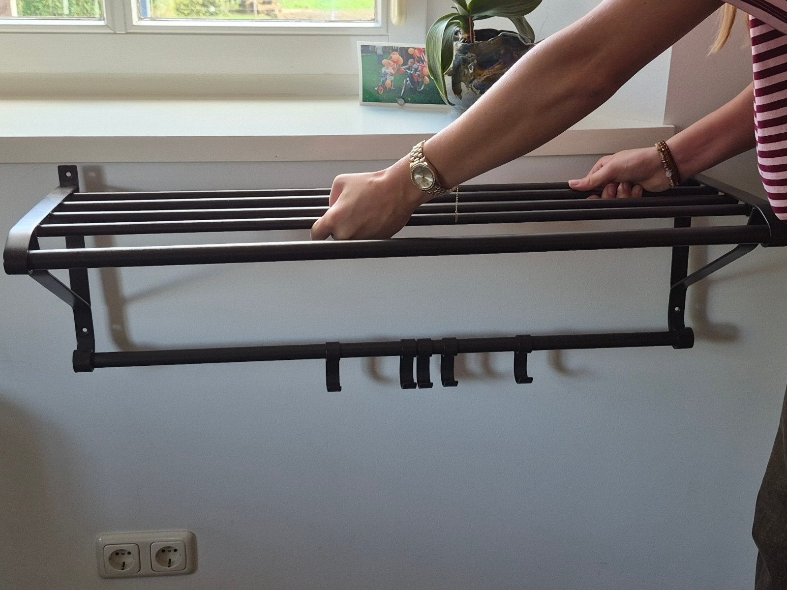 Zwart metalen wandkapstok met hoedenrek en haken, Zo goed als nieuw, Minder dan 100 cm, Metaal, Ophalen