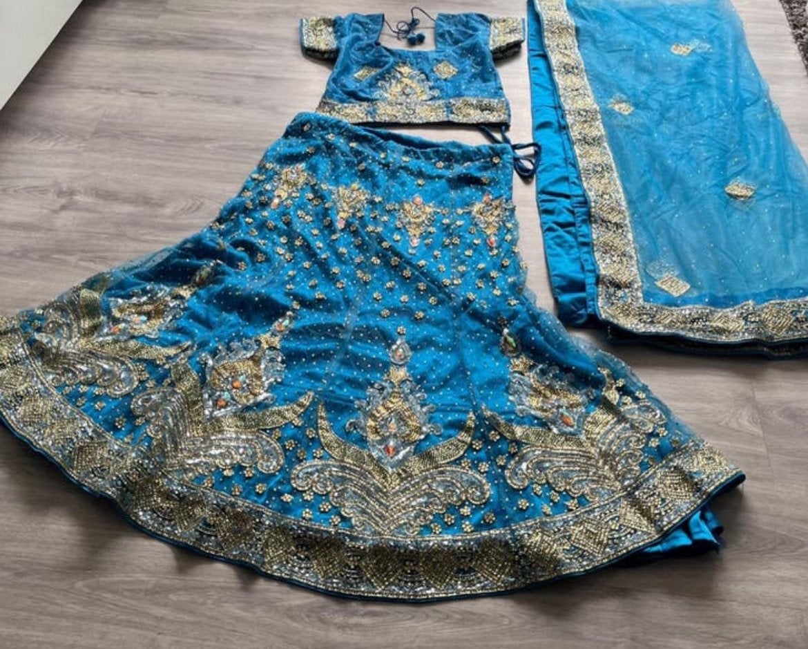 Blauwe zware lengha met steentjes mt42, Ophalen of Verzenden, Nieuw