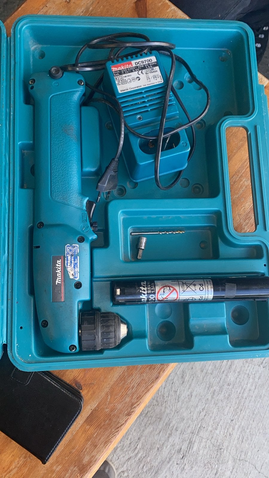 Makita Boor- en Schroefmachine met Oplader en Koffer, Gebruikt, Variabele snelheid, Ophalen of Verzenden, Boor- en Schroefmachine