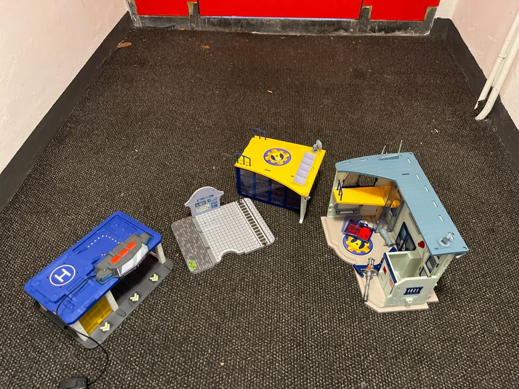 Playmobil City Action Politiebureau en Helikopterplatform, Ophalen of Verzenden, Zo goed als nieuw