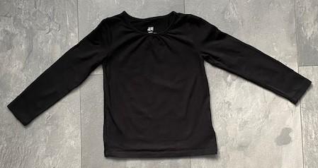 Zwart t-shirtje, lange mouw, maat 98/104 van H&M, (qwe), Kinderen en Baby's, Kinderkleding | Maat 98, Jongen of Meisje, H&M, Ophalen of Verzenden