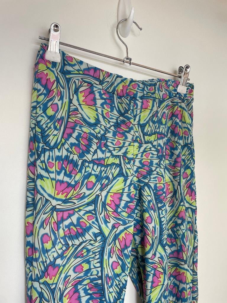 Studio Amaya pull on broek maat XS flaired retroprint roze, Klantenservice@studio-amaya.com, Amsterdamsestraatweg 43-B, 1411 AX Naarden, Nederland