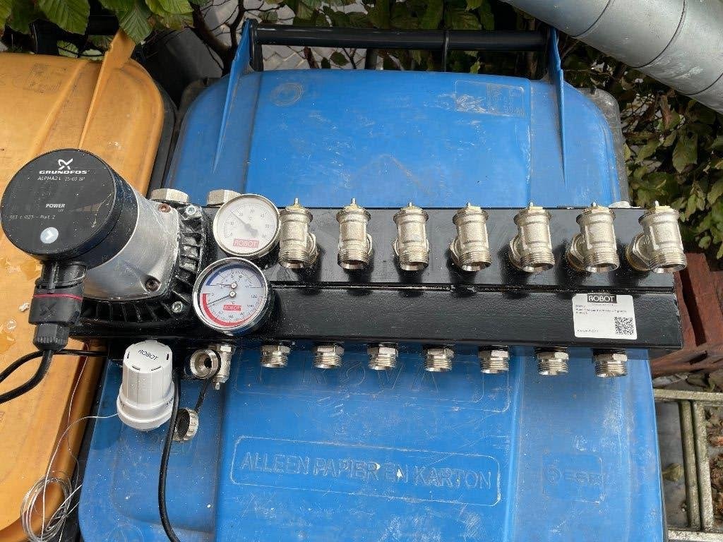 Robot 7 groepen vloerverwarming verdeler, Ophalen, Gebruikt, Minder dan 30 cm, Overige typen