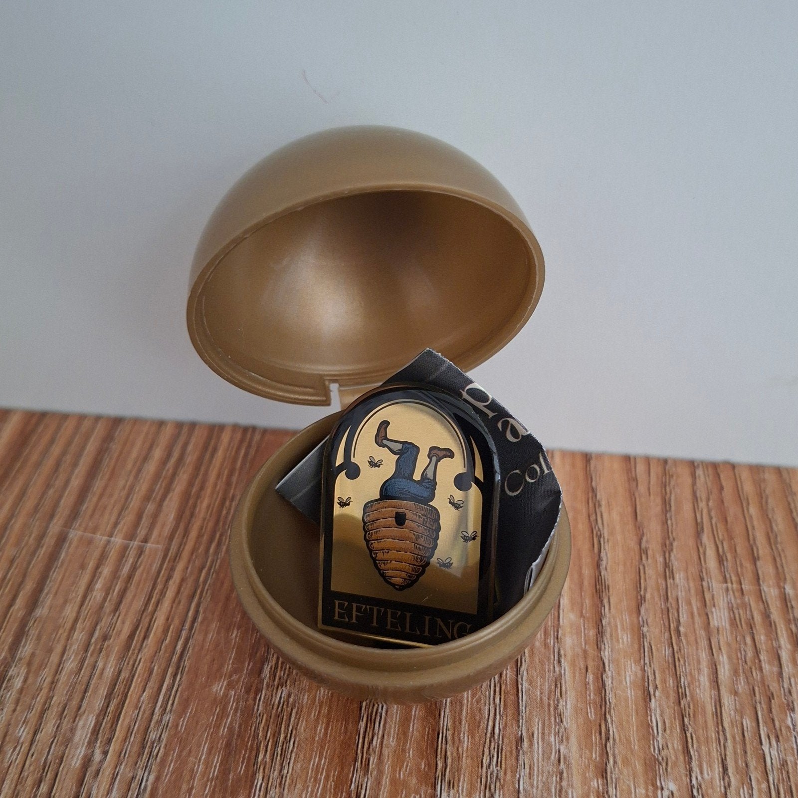 Efteling Pin Smidje 't Korfje, Verzamelen, Ophalen of Verzenden, Nieuw, Button of Speldje