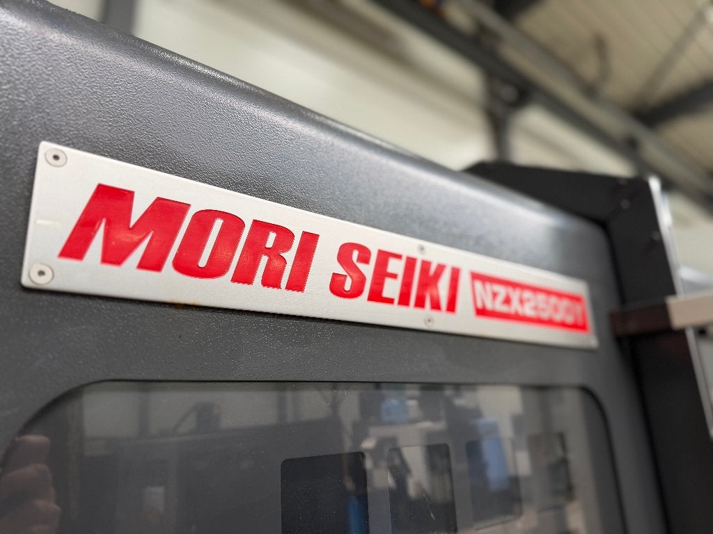 CNC-Draaibank MORI SEIKI NZX 2500/1000Y, Gebruikt, 1000 mm of meer, Ophalen of Verzenden, Metaaldraaibank