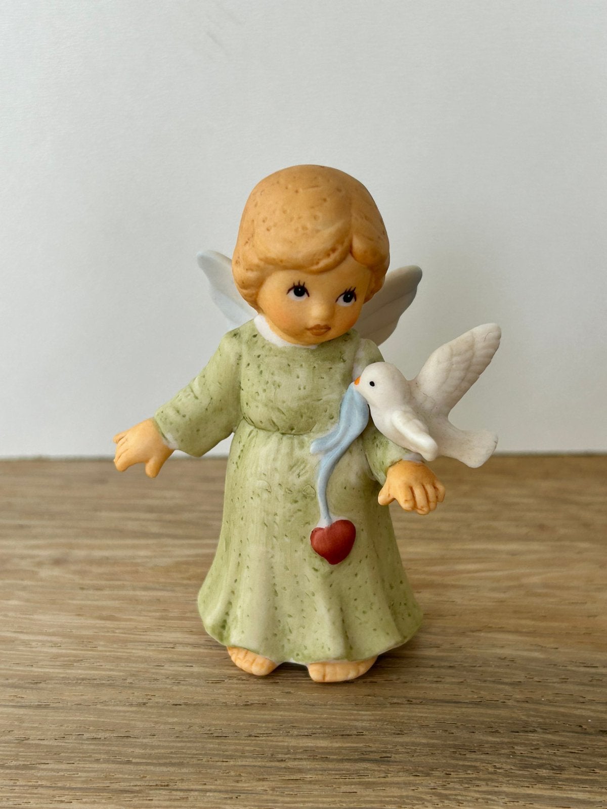 Goebel Nina en marco engeltje met duif., Ophalen of Verzenden, Zo goed als nieuw, Hummel