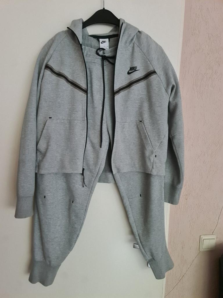 Nike Tech Fleece Trainingspak Grijs, Overige jeansmaten, Nike, Ophalen of Verzenden, Zo goed als nieuw